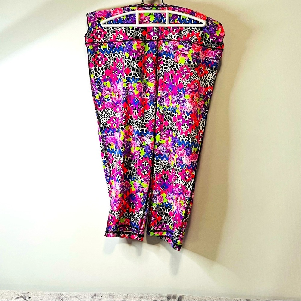 Material Girl Active Multi Colored Floral Animal Print Capri Leggings Size L
